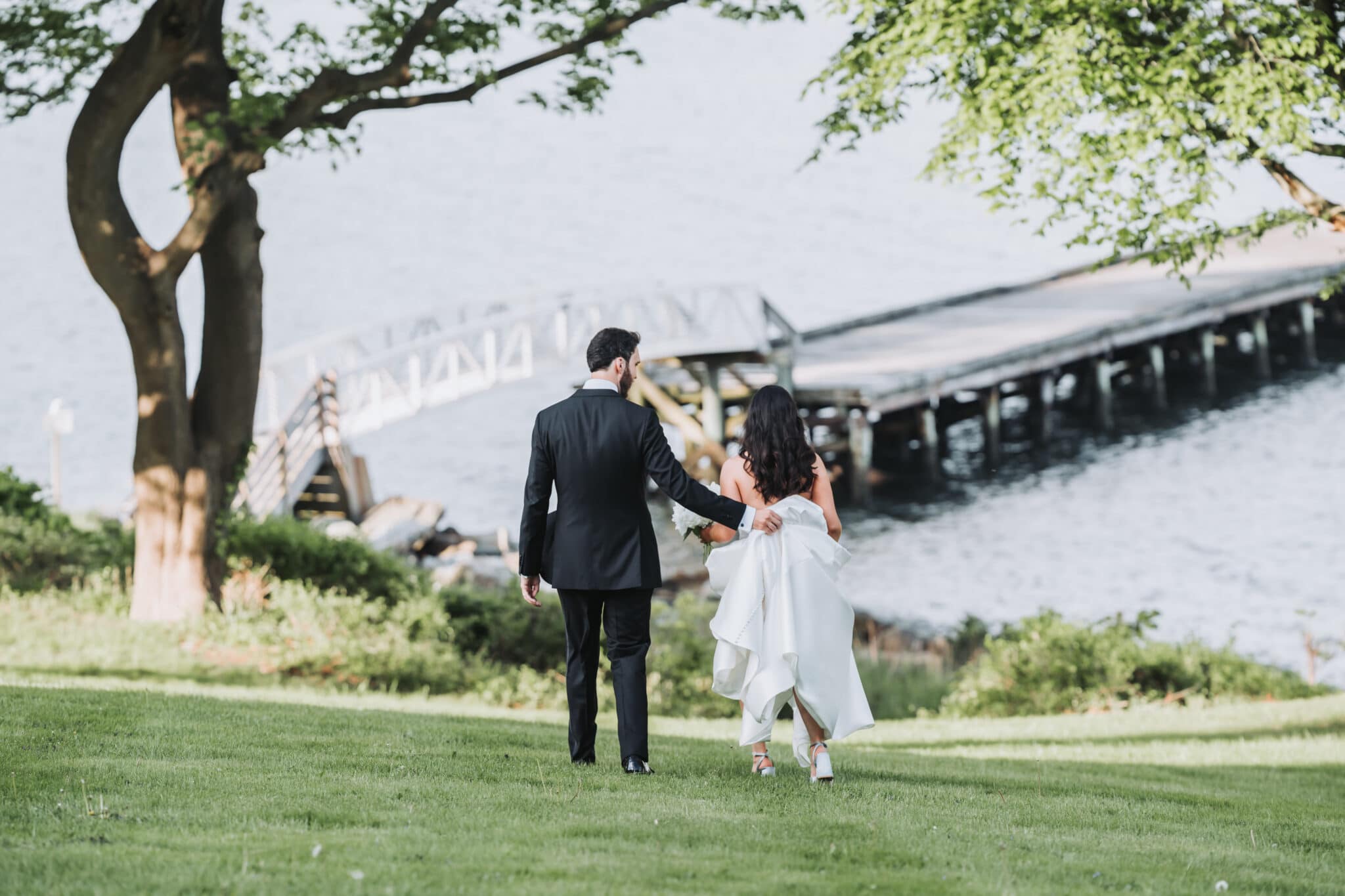 28 Ideas for Wedding Aisle Songs